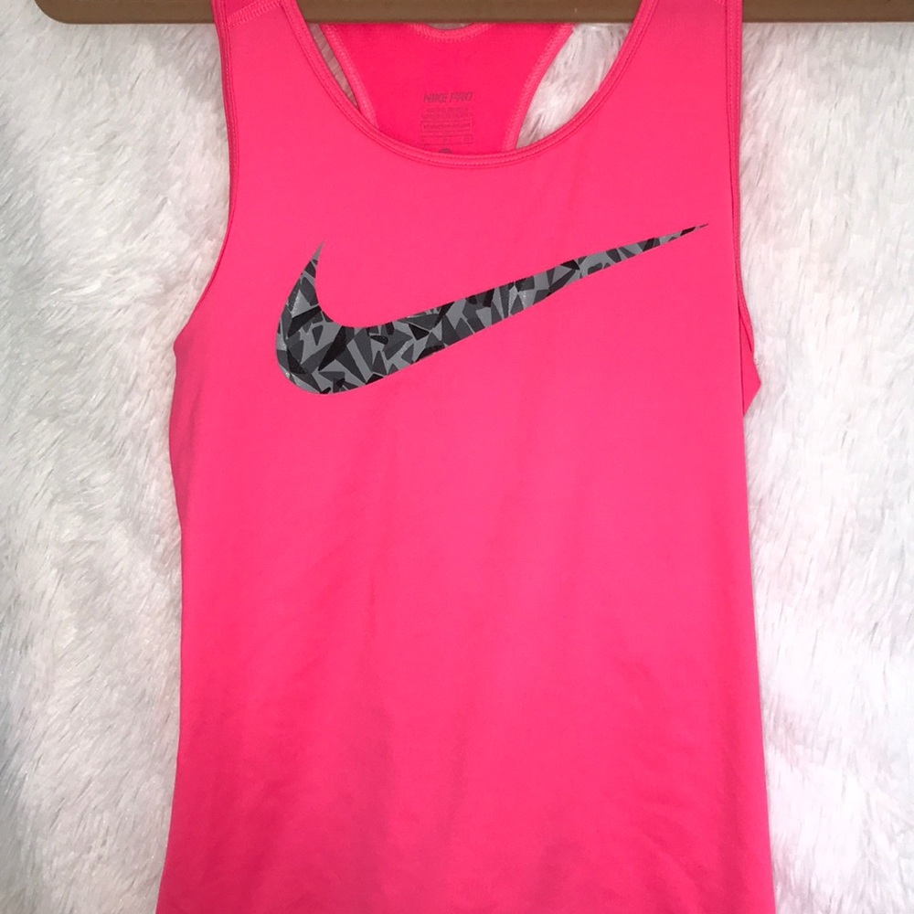 Women’s Nike Top